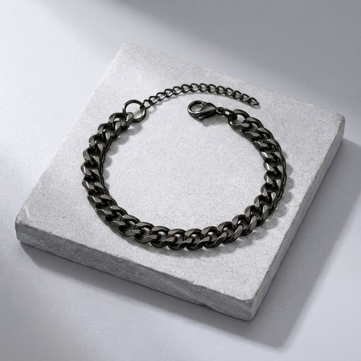 CHAINED BRACELET