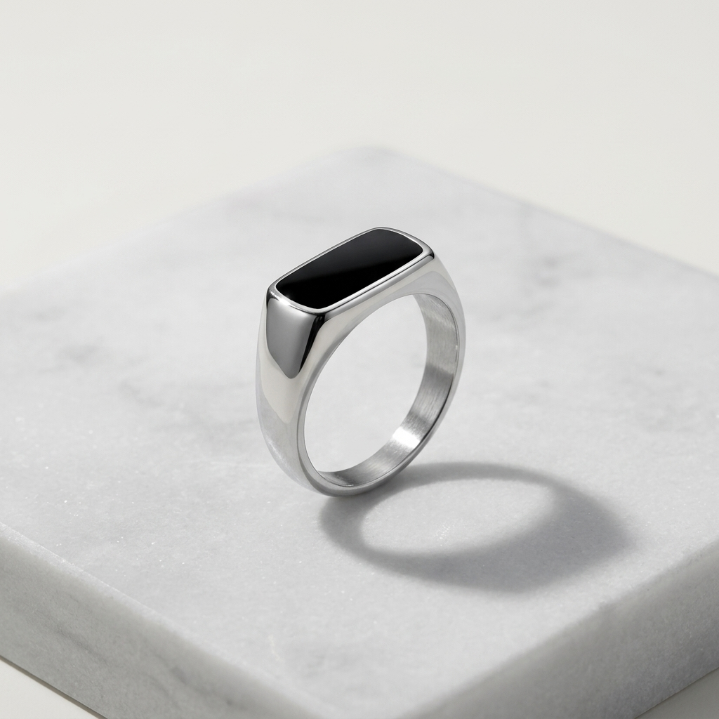 ONYX SIGNET RING