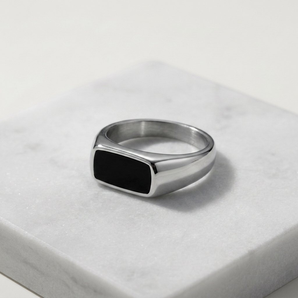ONYX SIGNET RING