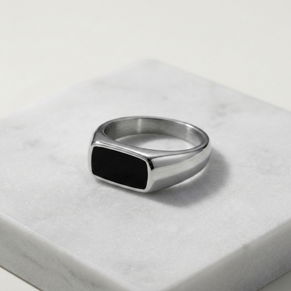 ONYX SIGNET RING