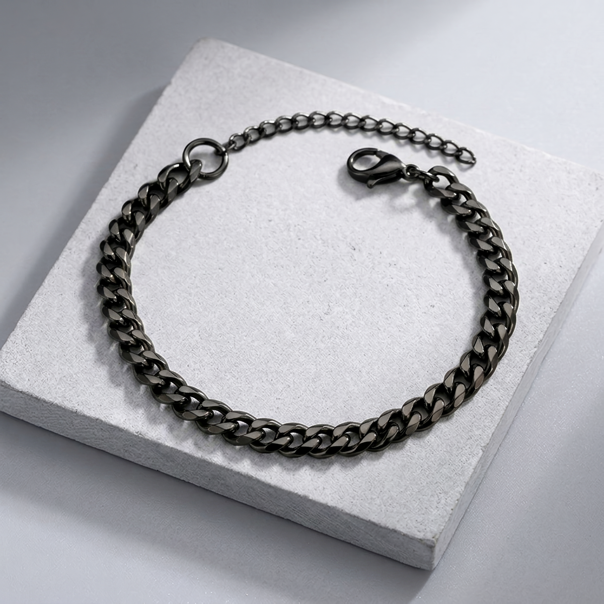 CHAINED BRACELET