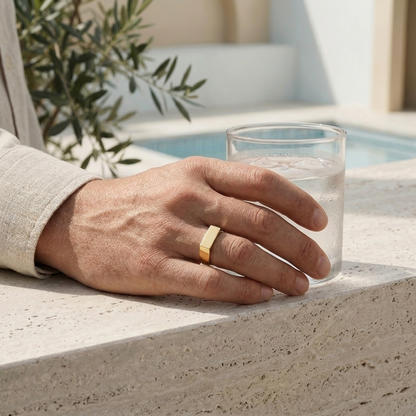 ESSENTIAL SIGNET RING