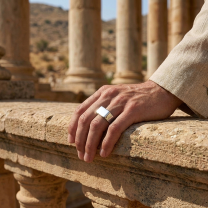 SIGNET RING