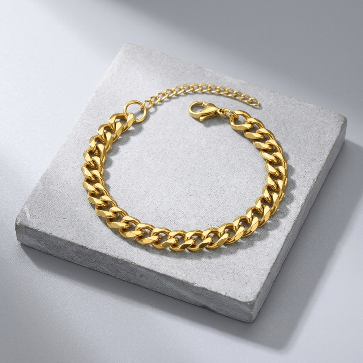 CHAINED BRACELET