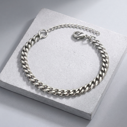 CHAINED BRACELET