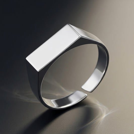 ESSENTIAL SIGNET RING